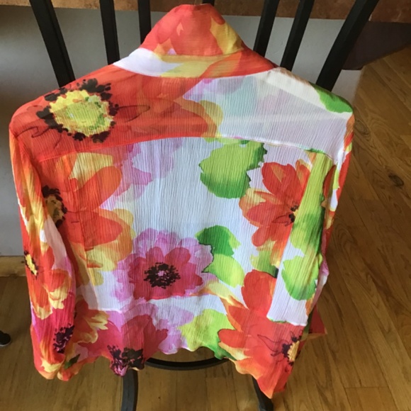 100% silk top - Picture 3 of 4